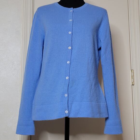 Investments Fine Cashmere Cornflower Blue Round Neck Full Button Cardigan✨️M - Picture 2 of 16